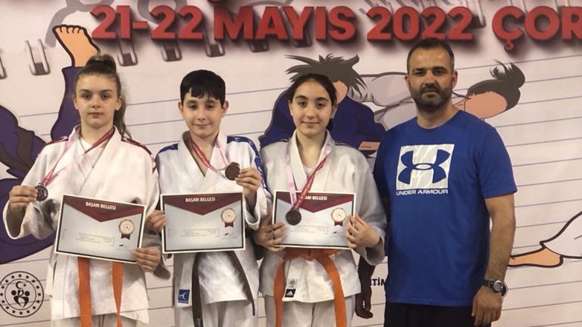 Öğrencilerimiz Judo' da Türkiye Şampiyonasından madalyayla döndü.