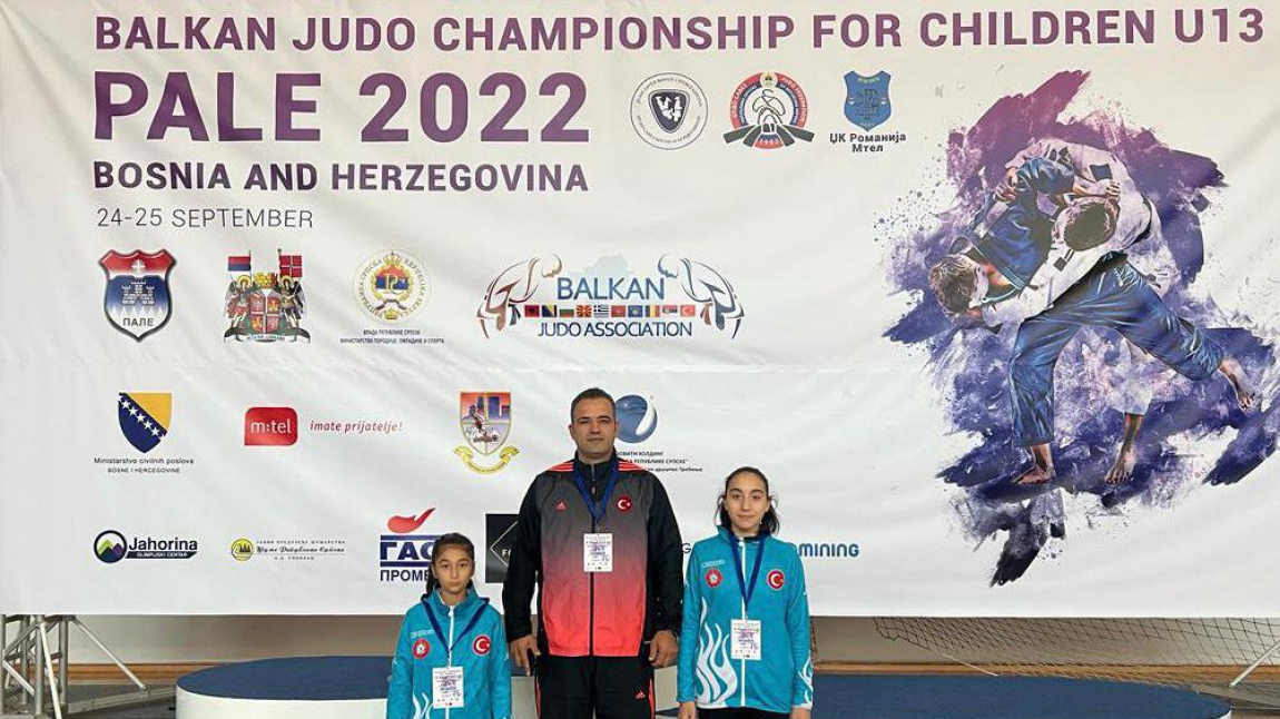 Öğrencilerimiz Judo' da Balkan Şampiyonasından başarıyla döndü.