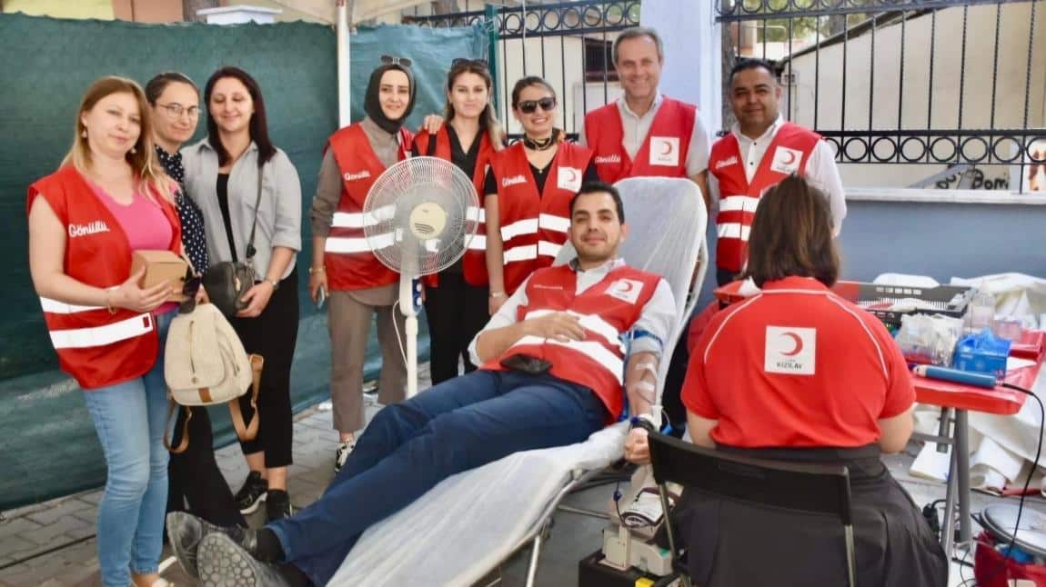 Okulumuzda Kan Bağışı Etkinliği Düzenlendi.